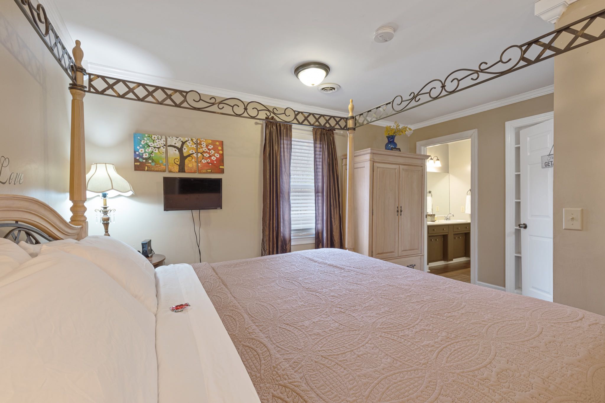 Executive 2BDR Country Guest Home